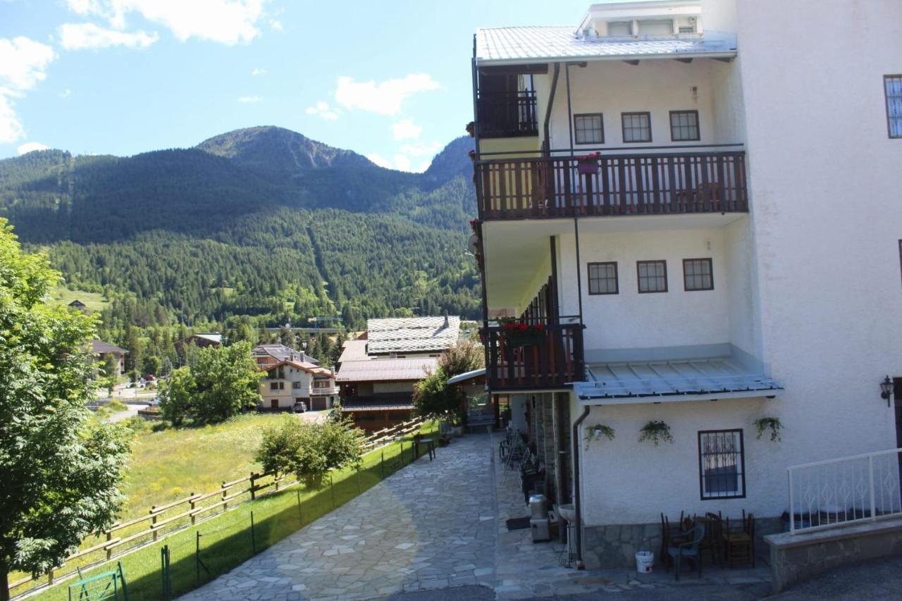 Casa Per Ferie Beatorosaz Hotel Cesana Torinese Exterior photo