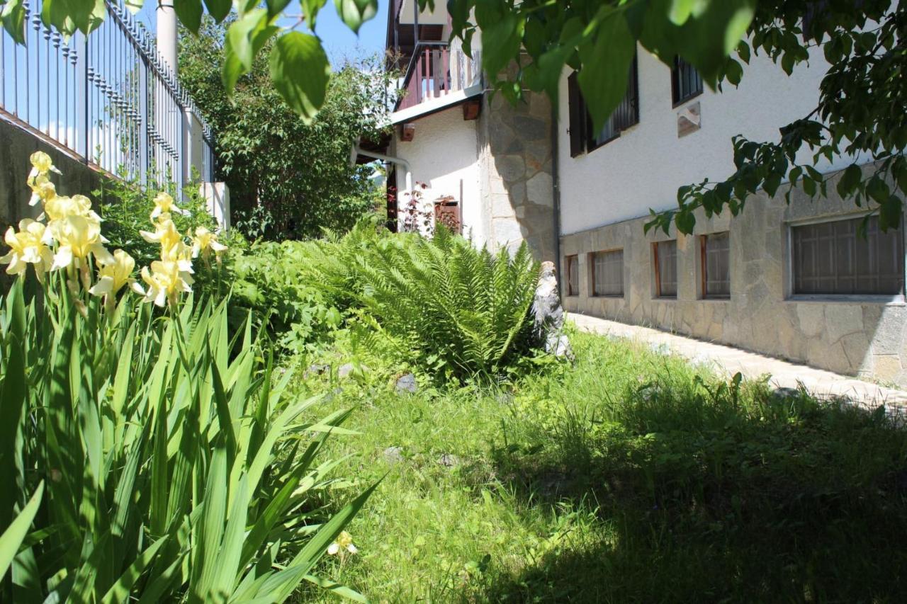 Casa Per Ferie Beatorosaz Hotel Cesana Torinese Exterior photo